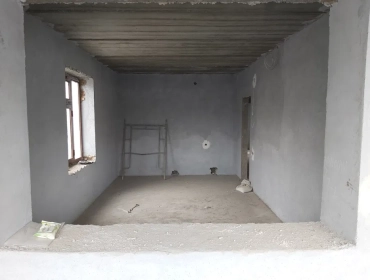 Продам, Kvartira sotiladi 97 m² yangi uy g‘ishtli. Gaz, elektr, suv doimiy Xon