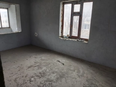 Продам, Kvartira sotiladi 97 m² yangi uy g‘ishtli. Gaz, elektr, suv doimiy Xon