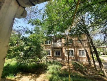 Продам, 1 Хонали жой сотилади. Гиштдан курилган домда