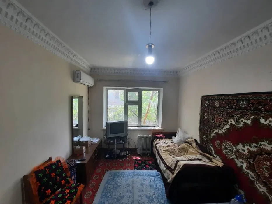 1 Хонали жой сотилади. Гиштдан курилган домда