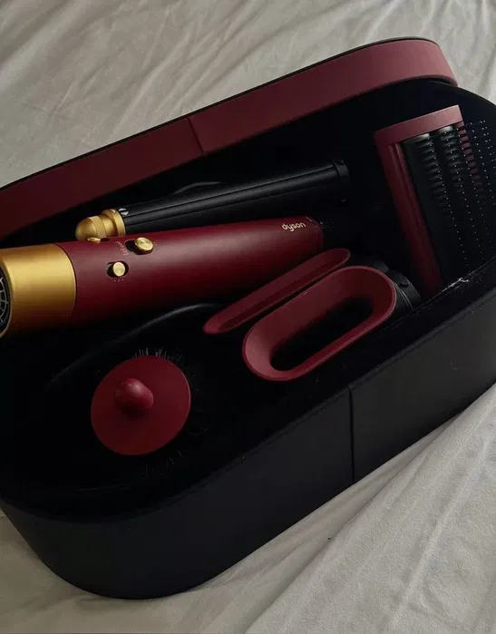 Dyson Airwrap HS08 Red Velvet — глубина цвета и премиальный результат