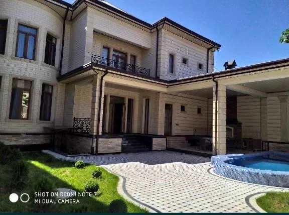 Аренда Мирабадский р-н шикарный болщой дом