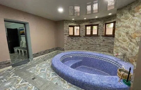 Аренда Мирабадский р-н шикарный болщой дом