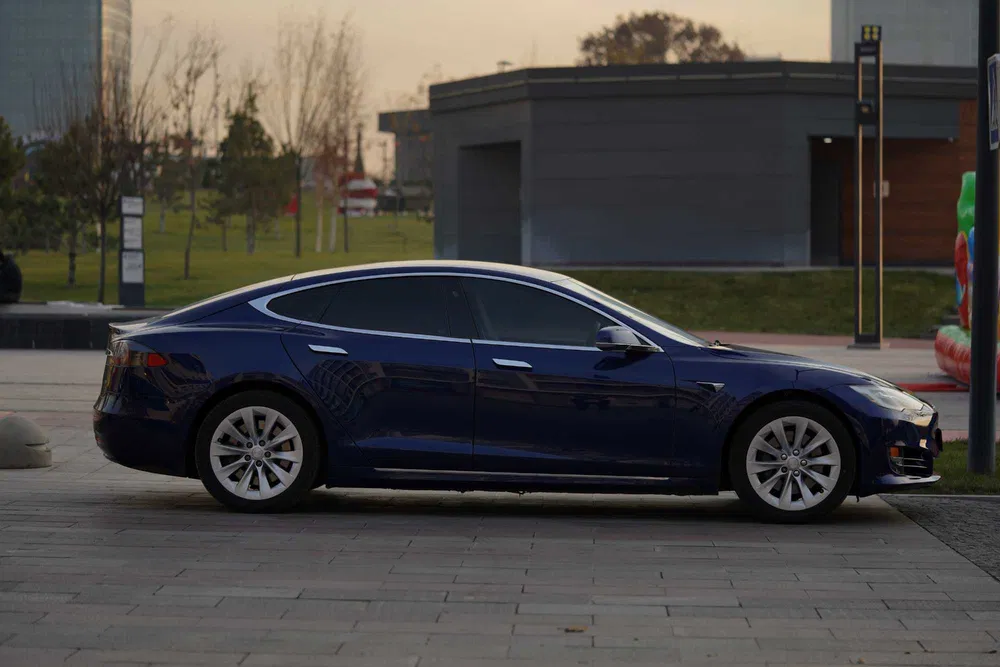 Tesla Model S 2017