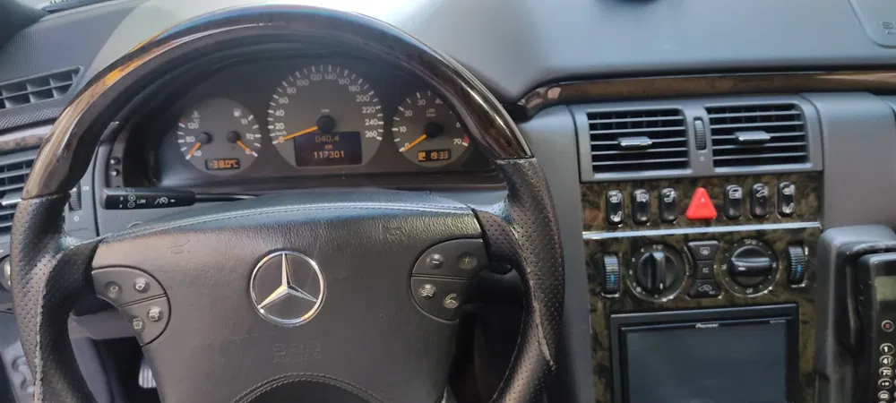 mercedes 210 avandard sotiladi