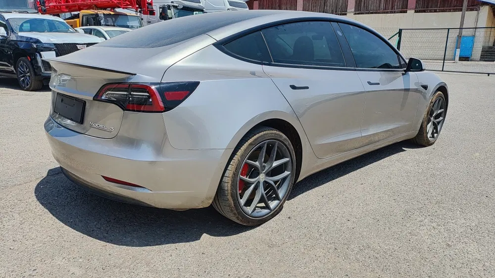 Tesla Model 3 performance