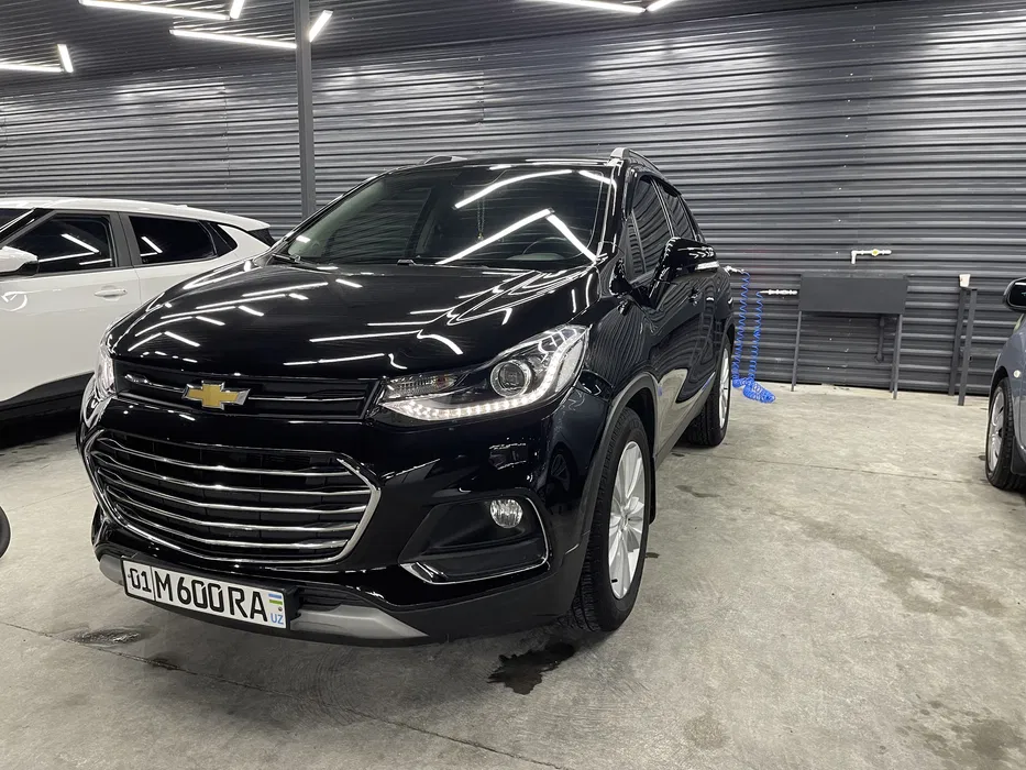 Tracker 1 premier, Трекер, Treker sotiladi