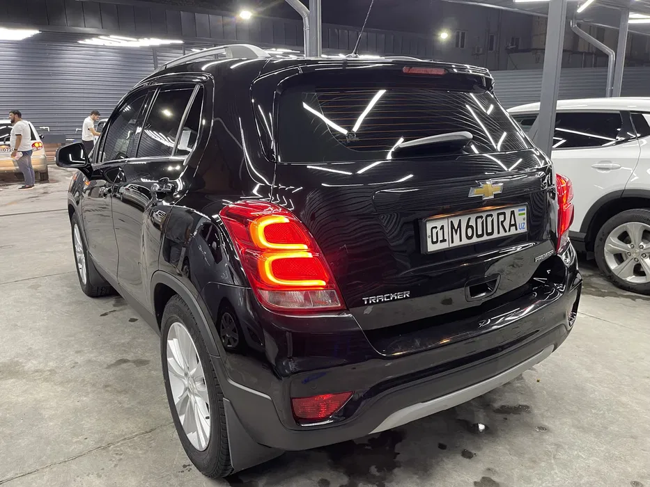Tracker 1 premier, Трекер, Treker sotiladi