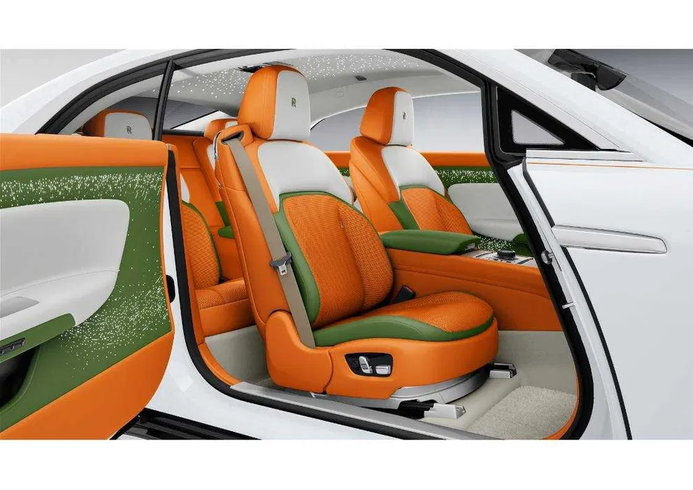 Rolls-Royce Spectre — настоящее произведение искусства