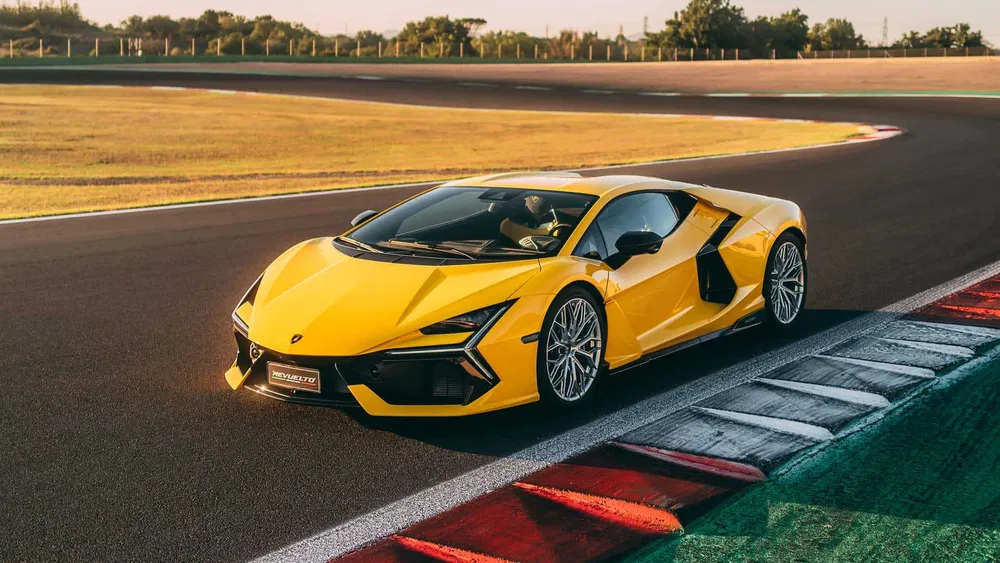 Lamborghini Revuelto