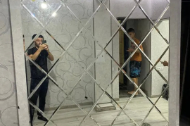 Sotaman, Ромбик Зеркала Тош Ойна 300.000