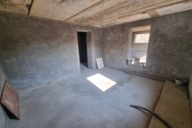 Продам, Уй сотилади коробка ҳолатда. Продаётся участка. Участка сотилади коробка