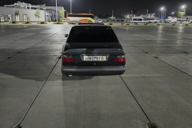 Sotaman, Mercades benz W 124