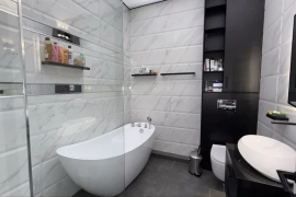 Продам, новостройка Джангох 4 комнатная квартира своя