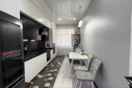 Продам, новостройка Джангох 4 комнатная квартира своя