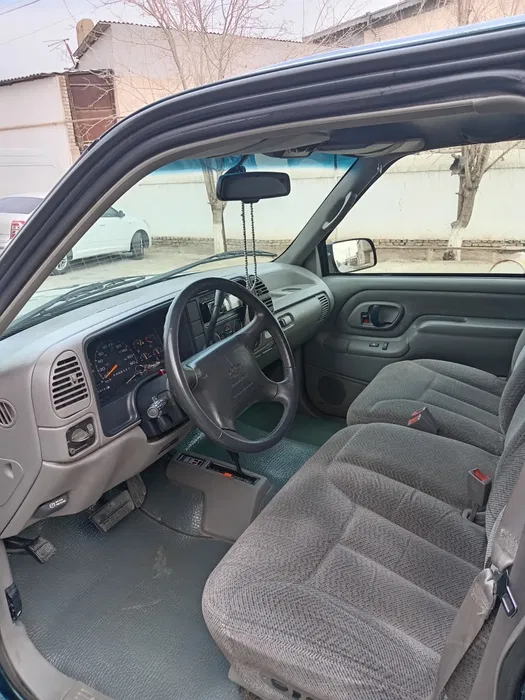 CHEVROLET SUBURBAN холати идеал галишип барилади