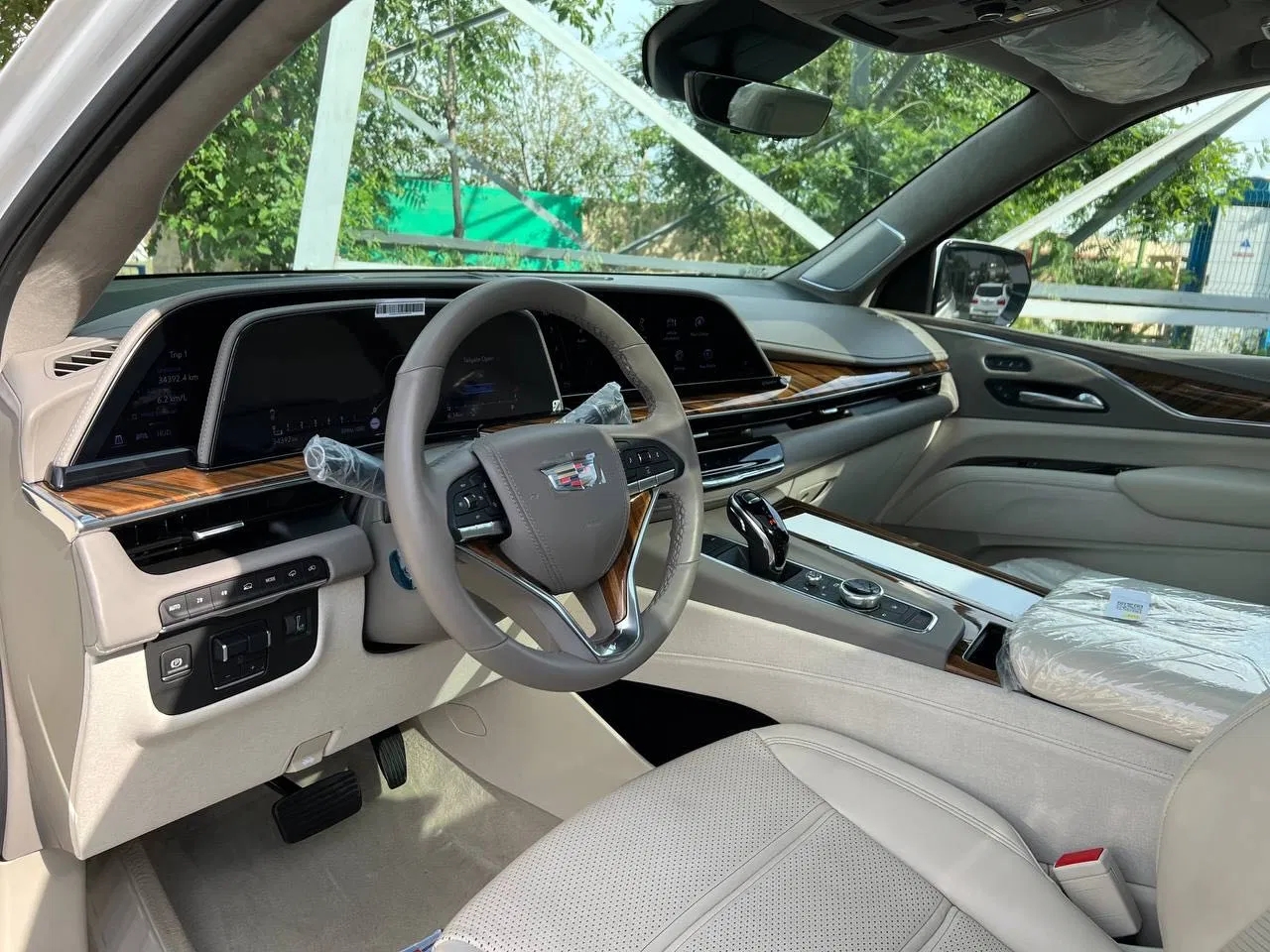 Cadillac Escalade 600
