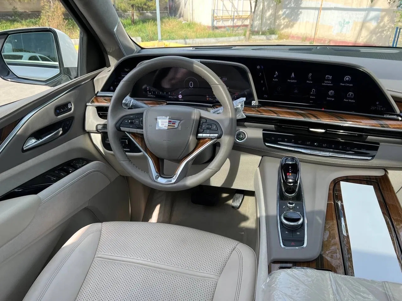 Cadillac Escalade 600