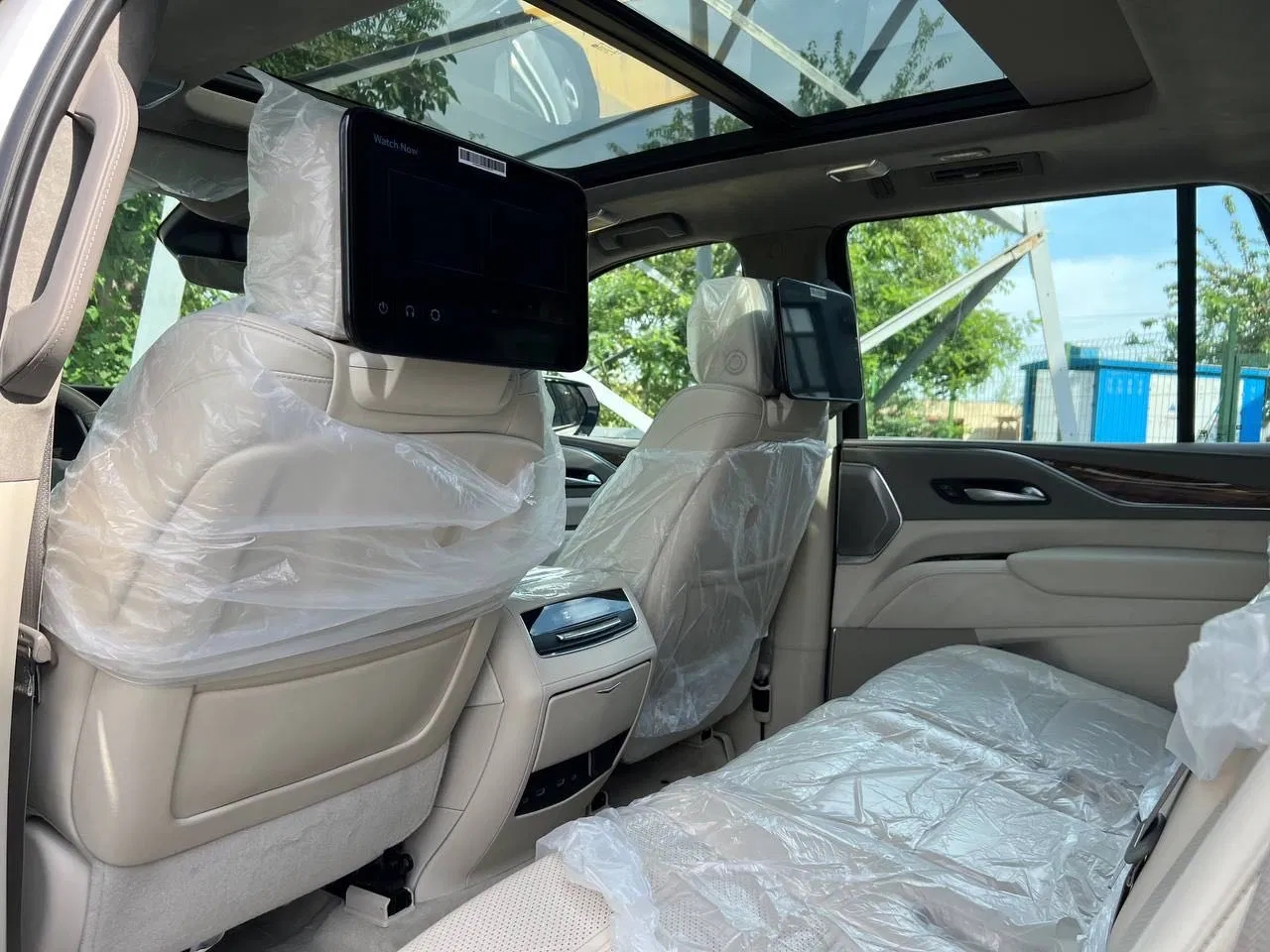 Cadillac Escalade 600