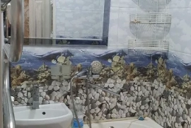 Продам, Срочно 3хонали уй сотилади Ғалаба кучаси 117-уй 2-лицей рупарасида