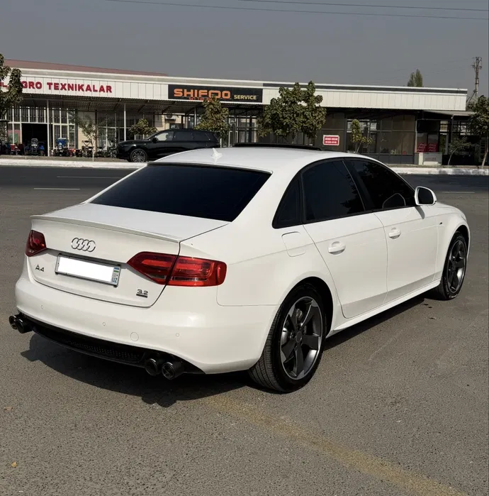 AUDI A4 S-line 3.2 Quattro