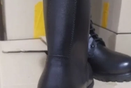 Продам, Ботинки с высокими берцами натуральная кожа новые в количестве
