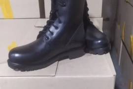 Продам, Ботинки с высокими берцами натуральная кожа новые в количестве