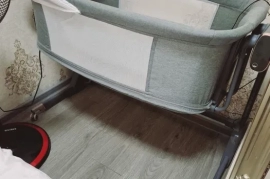 Продам, Farzandingiz uchun to'liq to'plam: beshik, aravacha va baland stul