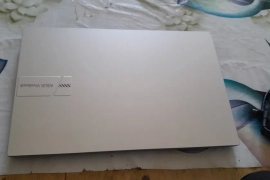 Sotaman, Noutbook: AsusVivobook