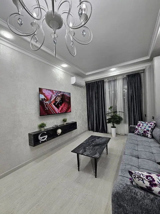 Север вокзалига яқин — Госпитальныйда 1 хонали новостройка сотилади!