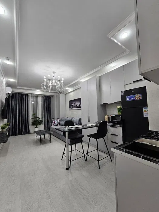 Север вокзалига яқин — Госпитальныйда 1 хонали новостройка сотилади!