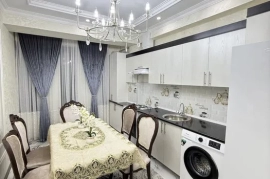 Продам, 5 хонали евро таъмирли квартира сотилади.