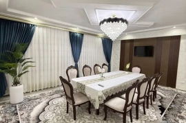 Продам, 5 хонали евро таъмирли квартира сотилади.