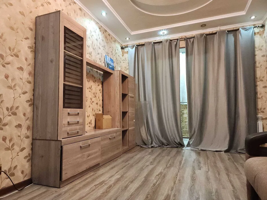 Тошкент шаҳри, Чилонзор 20-кварталда жойлашган 1 хонали квартира сотилади.