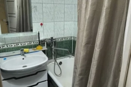 Sotaman, Олмазор тумани, Қорақамиш 1/2 ҳудудида жойлашган 2 хонали квартира сотилади.