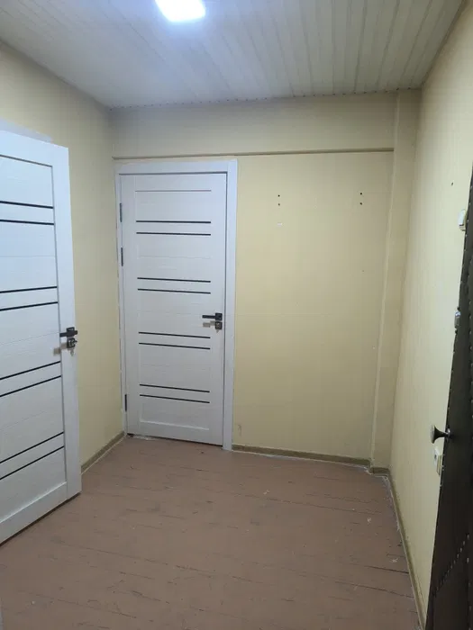 Олмазор тумани, Қорақамиш 1/2 ҳудудида жойлашган 2 хонали квартира сотилади.