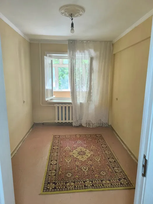 Олмазор тумани, Қорақамиш 1/2 ҳудудида жойлашган 2 хонали квартира сотилади.