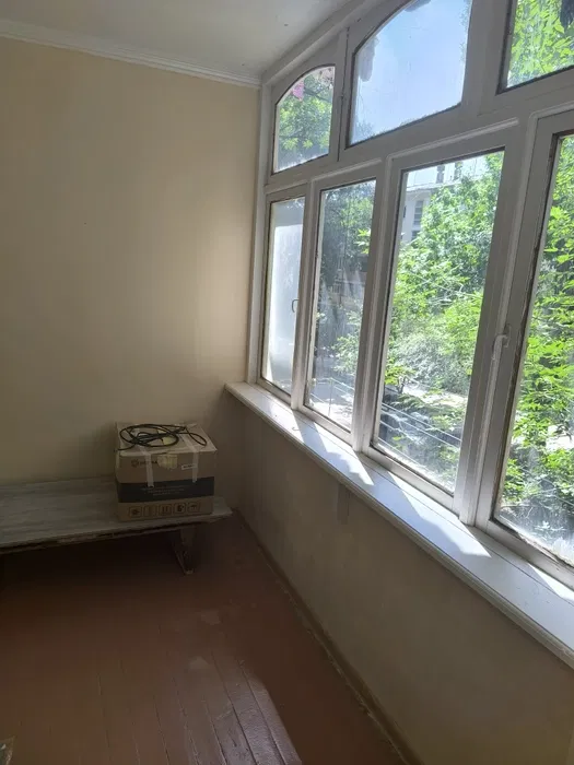 Олмазор тумани, Қорақамиш 1/2 ҳудудида жойлашган 2 хонали квартира сотилади.