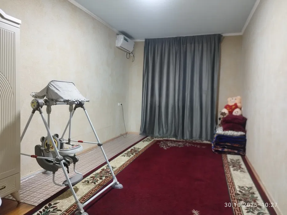 Оҳангарон шаҳрида жойлашган 2 хонали уй сотилади.