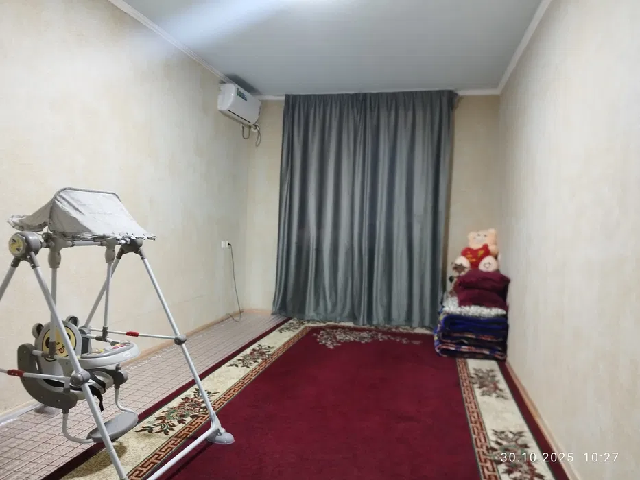 Оҳангарон шаҳрида жойлашган 2 хонали уй сотилади.