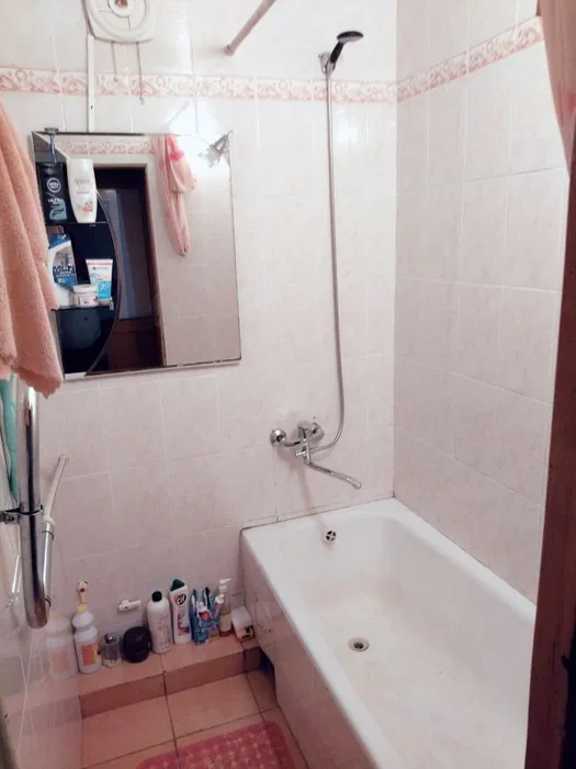 Тошкент шаҳри, Чиланзар туманида 3 хонали квартира сотилади.