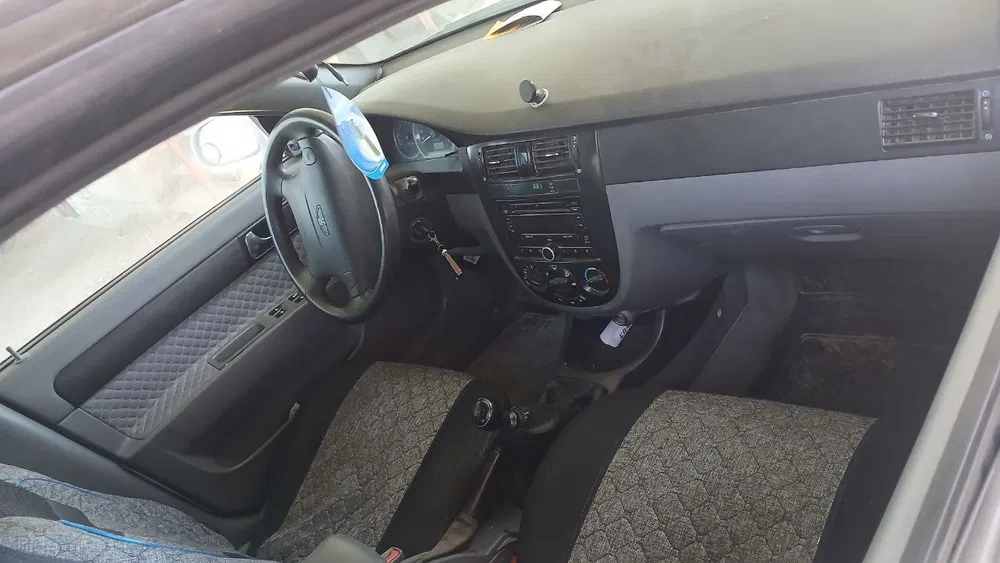 Lasetti avto mashinasi sotiladi...