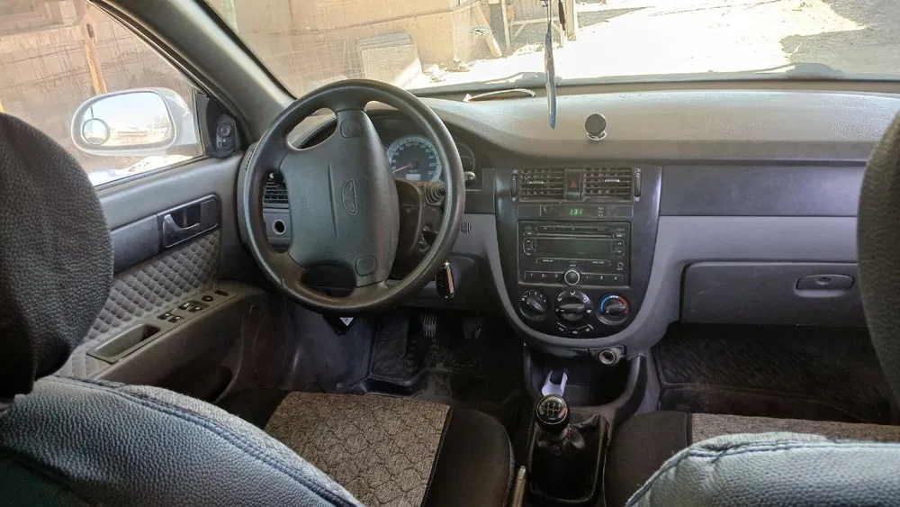 Lasetti avto mashinasi sotiladi...