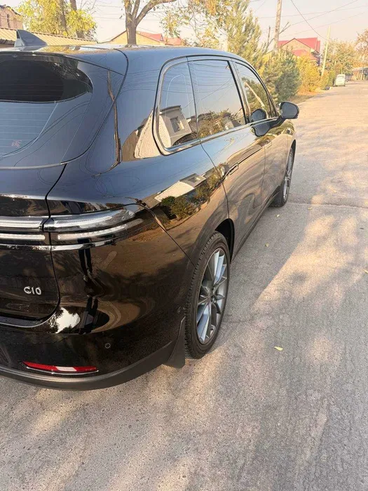 продается свой авто Leapmotor C10 EV