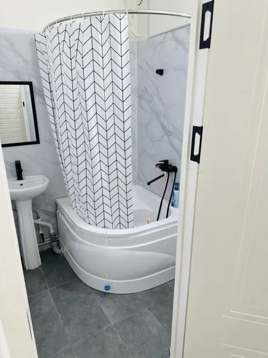 Продаю 2 комнатную Панельный Оханграбо