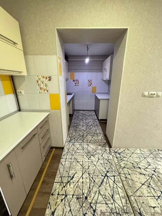 Сотилади Чилонзор 9 квартал 2 хонали