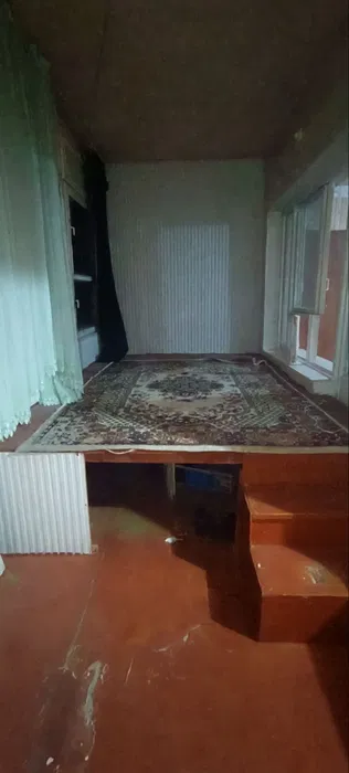 Сотилади Чилонзор 22 квартал 2 хонали разделка