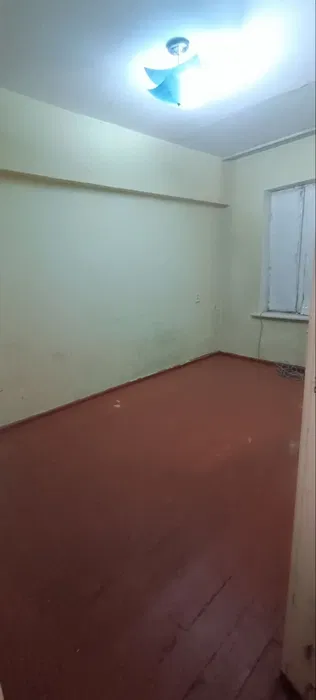 Сотилади Чилонзор 22 квартал 2 хонали разделка