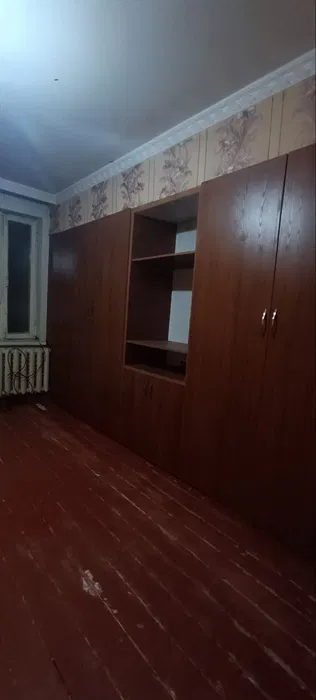 Сотилади Чилонзор 22 квартал 2 хонали разделка