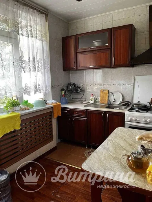 Срочно 2 комнатная квартира на Максим Горьком